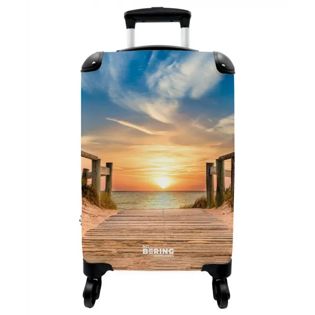 Koffer - Strandweg bei Sonnenuntergang