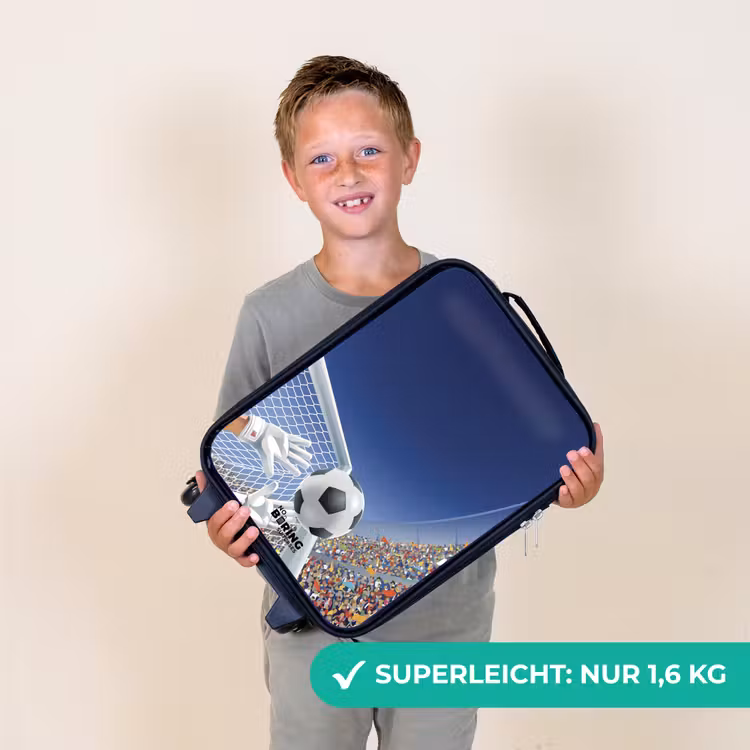 Kinderkoffer - Torwart stoppt einen Fußball — 2
