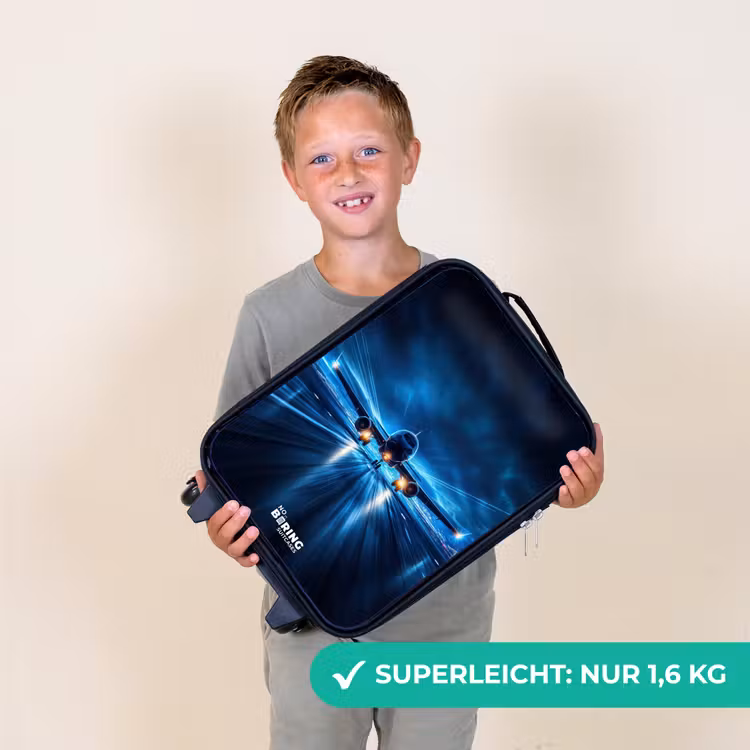 Kinderkoffer - Ein Flugzeug hebt in einer futuristischen Nachtlandschaft ab — 2