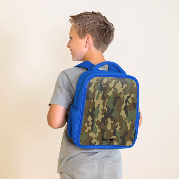 Kinderrucksack - Blau - Grüner Tarnanstrich mit Sandfarbe — 2