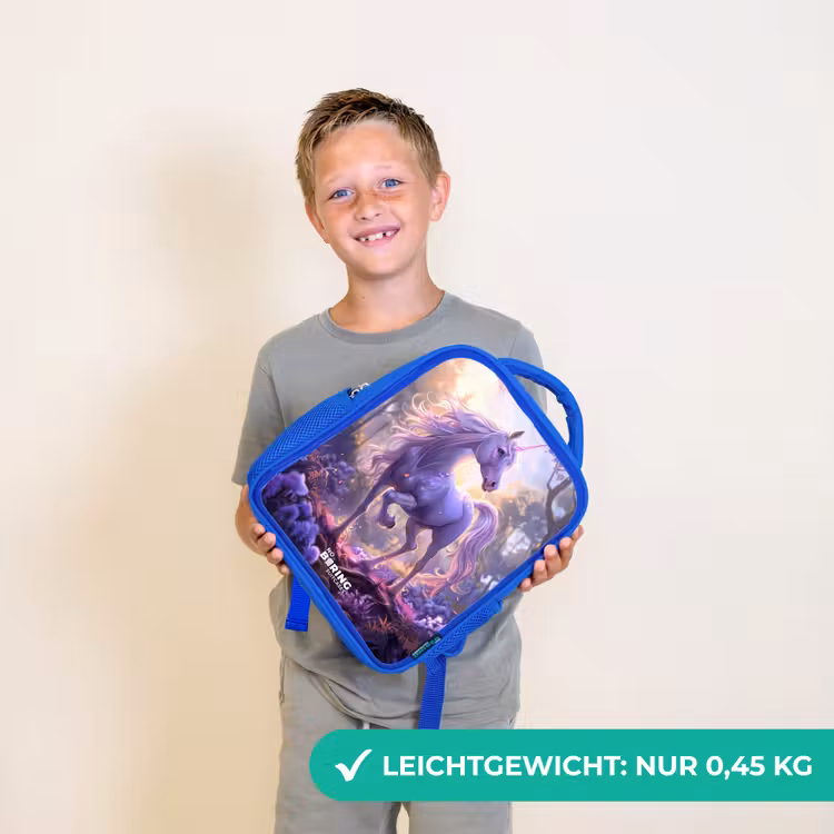 Kinderrucksack - Blau - Porträt eines Einhorns zwischen lila Blumen — 4