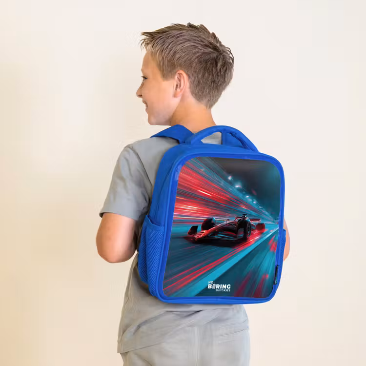Kinderrucksack - Blau - Rennwagen - Strecke - Neon - Beleuchtung — 2