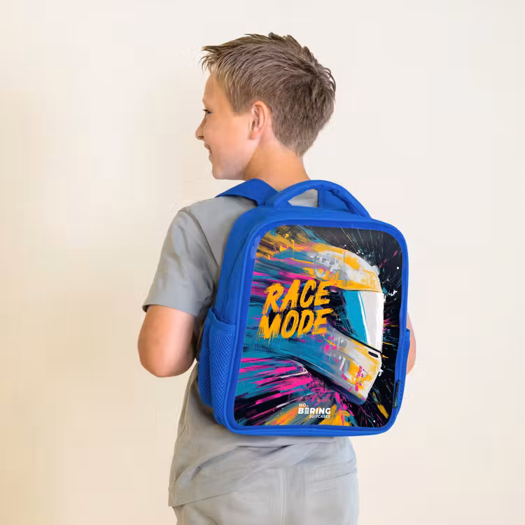 Kinderrucksack - Blau - Rennhelm - Farbspritzer - Pinselstriche - Rennmode — 2