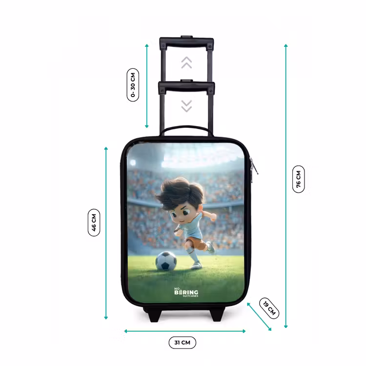 Kinderkoffer - Junge - Fußball - Stadion - Sonnenlicht — 7