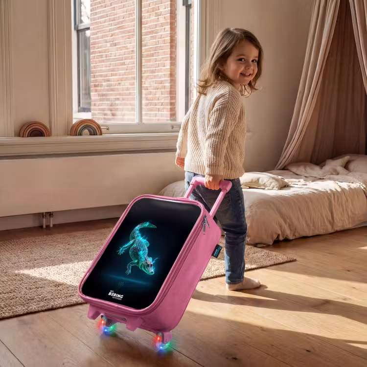 Kinderkoffer Rosa - Cyber-Krokodil in Action-Haltung — 2
