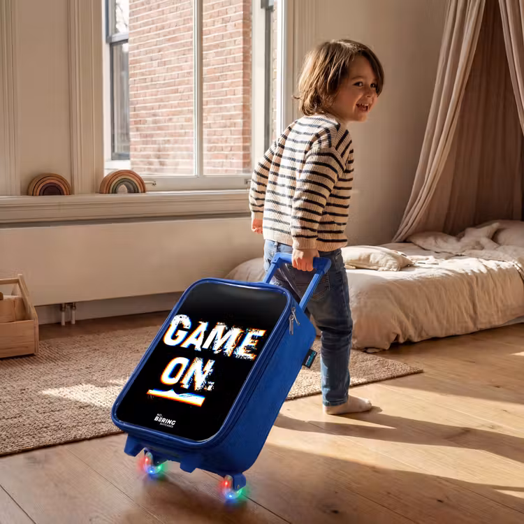 Kinderkoffer Blau - Das Spiel läuft in Schwarz und Weiß — 2