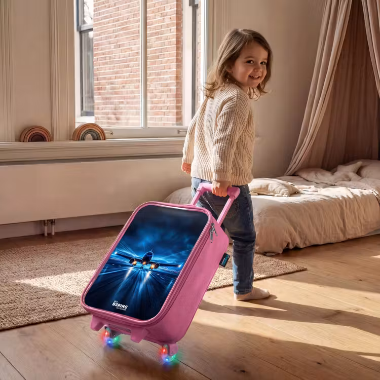 Kinderkoffer Rosa - Ein Flugzeug hebt in einer futuristischen Nachtlandschaft ab — 2