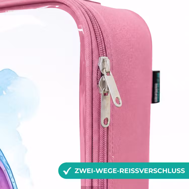 Kinderkoffer Rosa - Baby-Drache auf blauem Auto in bewaldeter Landschaft — 5