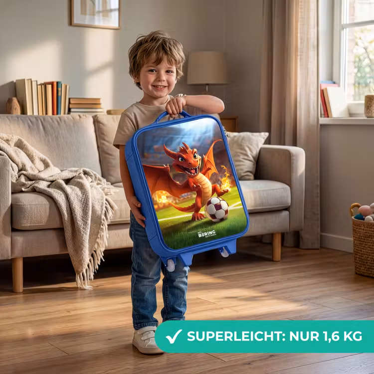 Kinderkoffer Blau - Red Dragon spielt Fußball im sonnigen Stadion — 3