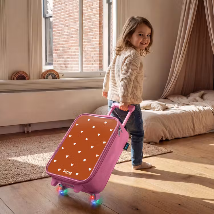 Kinderkoffer Rosa - Weißes Herzmuster auf orange-braunem Hintergrund — 2