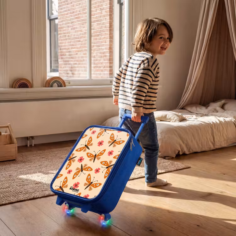Kinderkoffer Blau - Orangefarbene Schmetterlinge und rosa Blumen auf beigem Hintergrund — 2