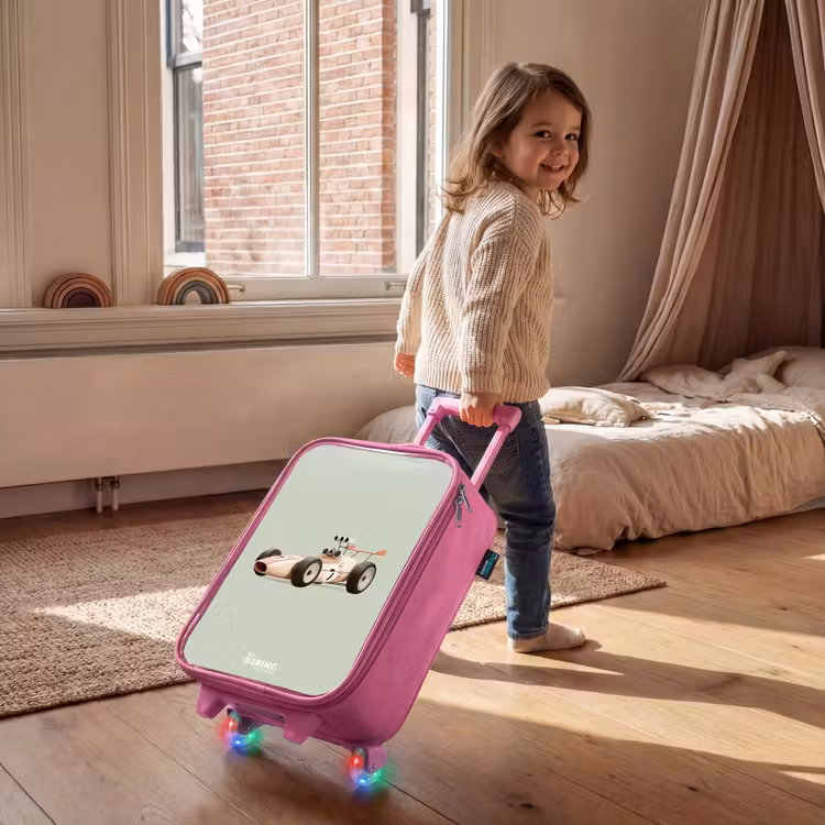 Kinderkoffer Rosa - Beige Retro-Rennwagen auf grünem Hintergrund — 2