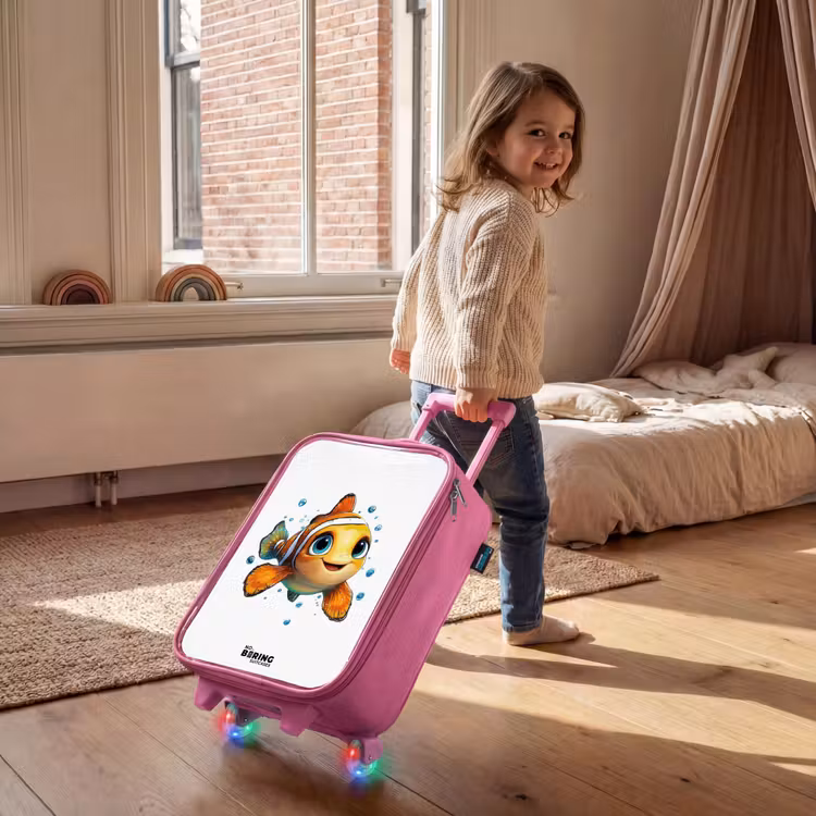 Kinderkoffer Rosa - Clownfisch mit Blasen auf weißem Hintergrund — 2