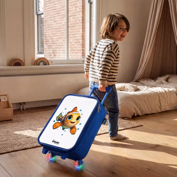 Kinderkoffer Blau - Clownfisch mit Blasen auf weißem Hintergrund — 2