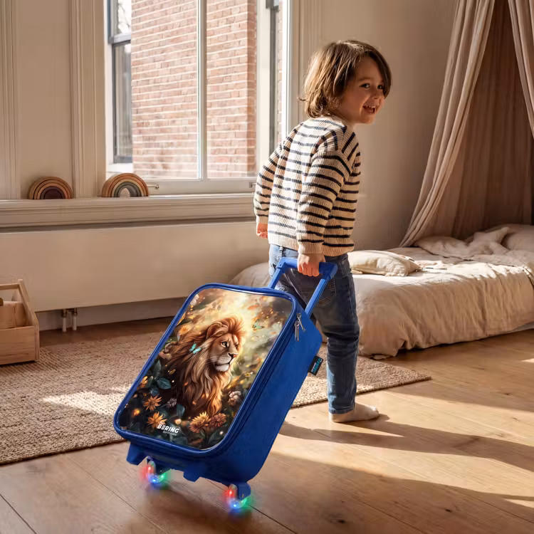 Kinderkoffer Blau - Löwe mit Schmetterlingen im blühenden Dschungel — 2