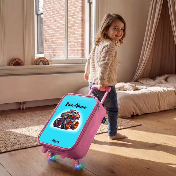 Kinderkoffer Rosa - Monstertruck auf hellblauem Hintergrund — 2