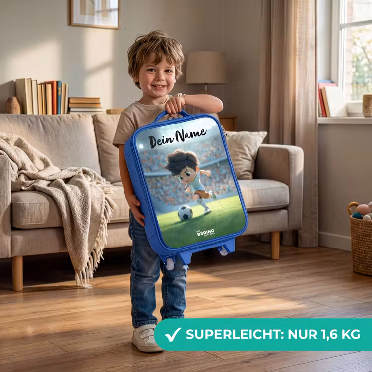 Kinderkoffer Blau mit Name - Junge - Stadion - Fußball - Sonnenlicht — 3