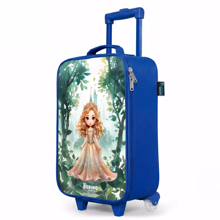 Kinderkoffer Blau - Mädchen mit blondem Haar im Wald — 8