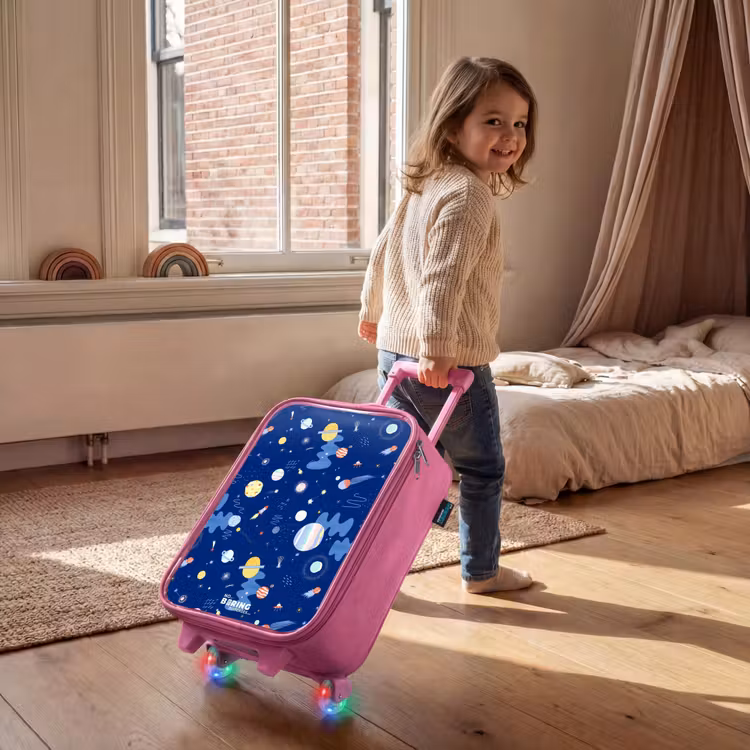Kinderkoffer Rosa - Muster von Planeten auf einem dunklen Hintergrund — 2