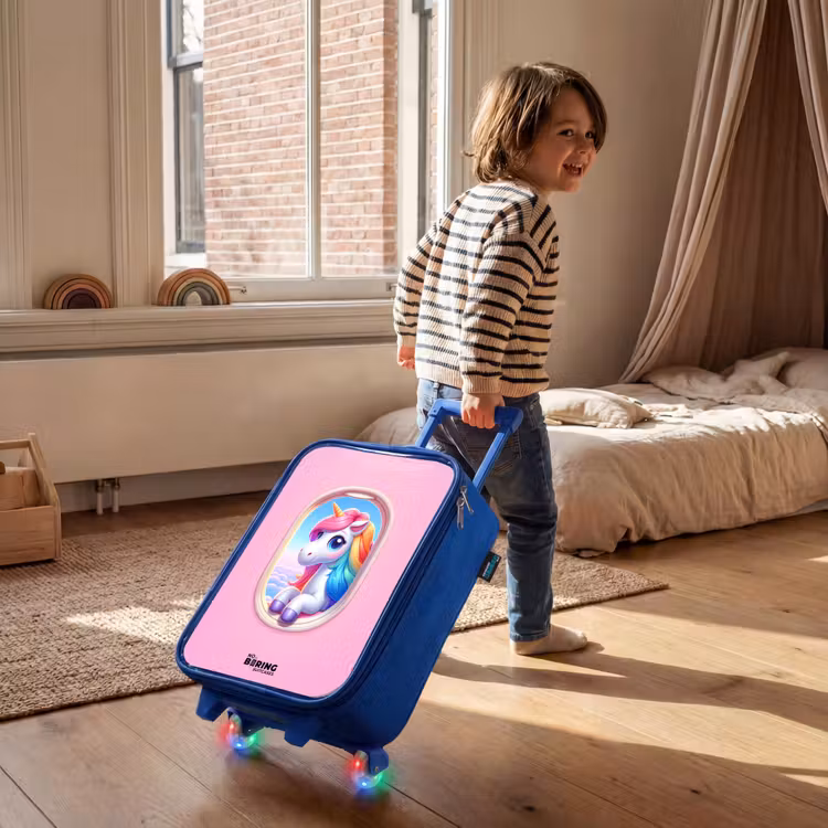Kinderkoffer Blau - Buntes Einhorn aus einem Flugzeugfenster — 2
