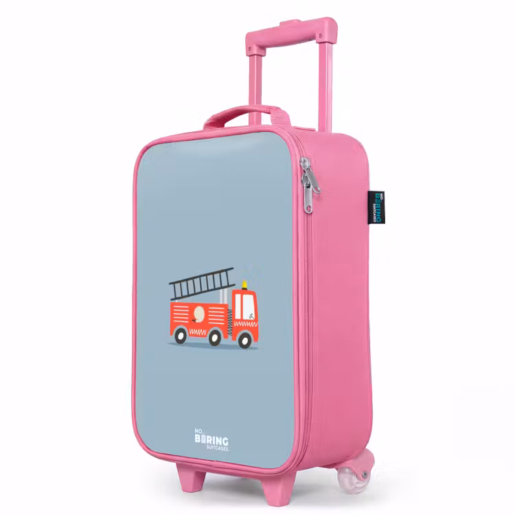 Kinderkoffer Rosa - Feuerwehrauto blauer Hintergrund — 8