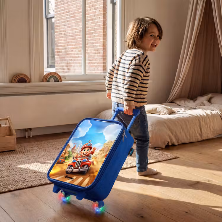 Kinderkoffer Blau - Feuerwehrauto durch die Stadt — 2