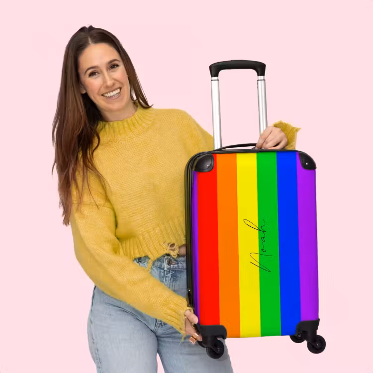Koffer mit Name - Regenbogenhintergrund mit schwarzen Buchstaben — 2