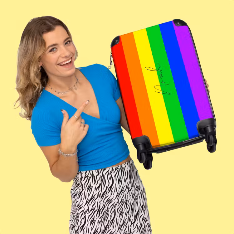 Koffer mit Name - Regenbogenhintergrund mit schwarzen Buchstaben — 4