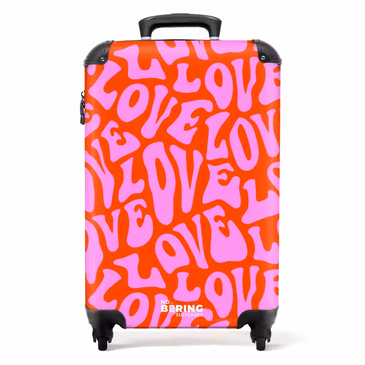 Koffer - Sich wiederholendes 'LOVE'-Muster in Rosa auf Rot — 1