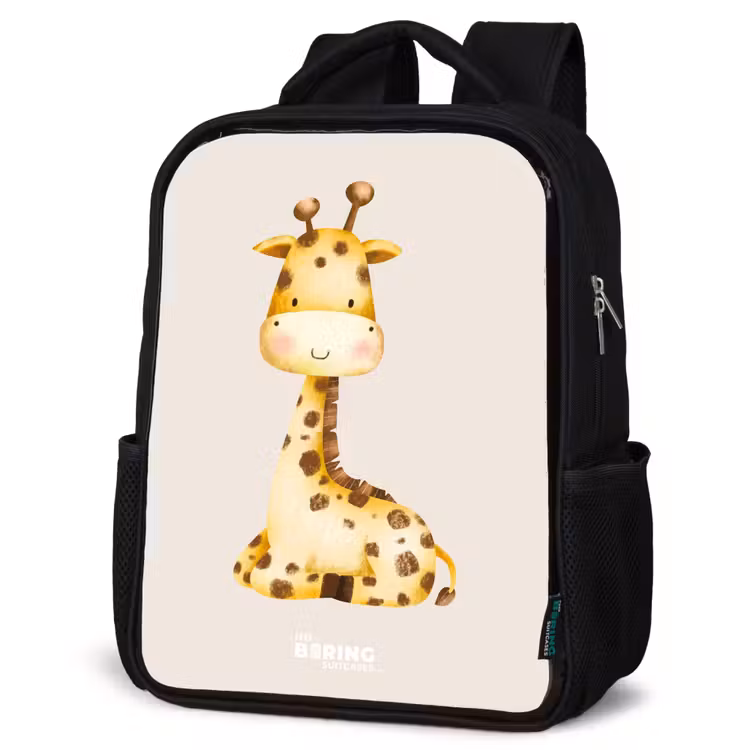 Kinderrucksack - Schwarz - Liegende Giraffe Illustration auf beigem Hintergrund — 4