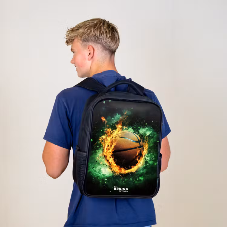 Kinderrucksack - Schwarz - Basketball in Flammen und explosiver Energie — 3