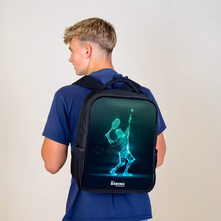Kinderrucksack - Schwarz - Digitaler Tennisspieler im futuristischen Stil — 3