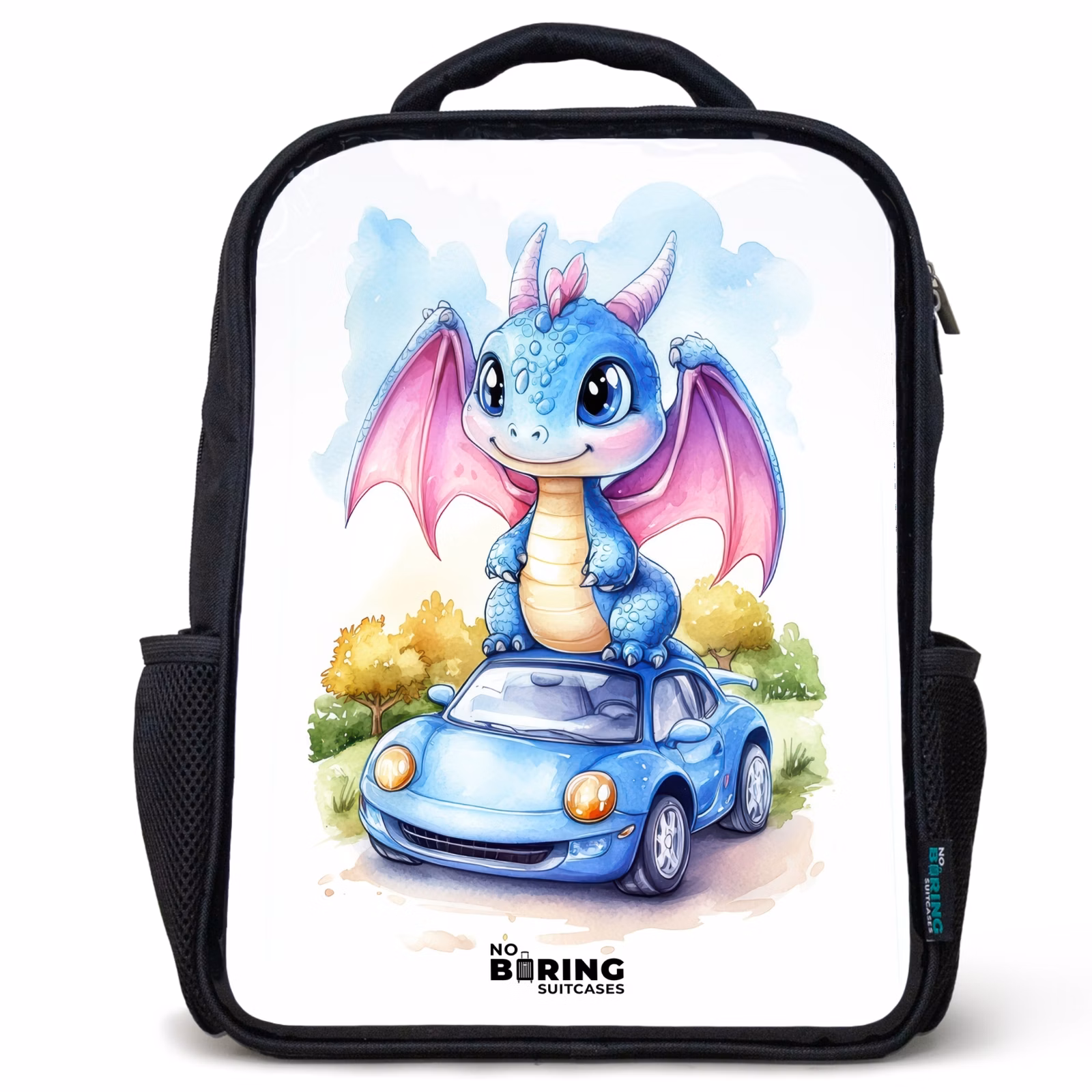 Kinderrucksack - Schwarz - Baby-Drache auf blauem Auto in bewaldeter Landschaft — 1