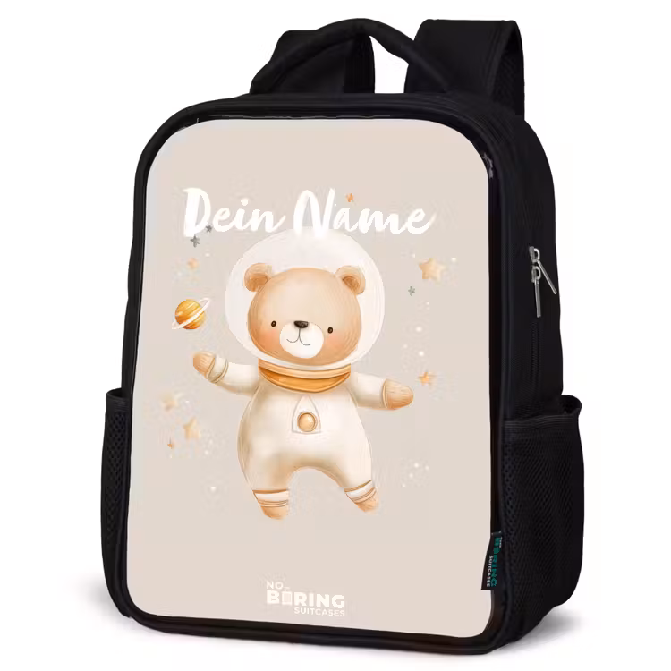 Kinderrucksack - Schwarz - Beigefarbener Weltraumbär schwebt zwischen den Sternen — 4