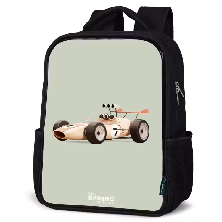 Kinderrucksack - Schwarz - Beige Retro-Rennwagen auf grünem Hintergrund — 4