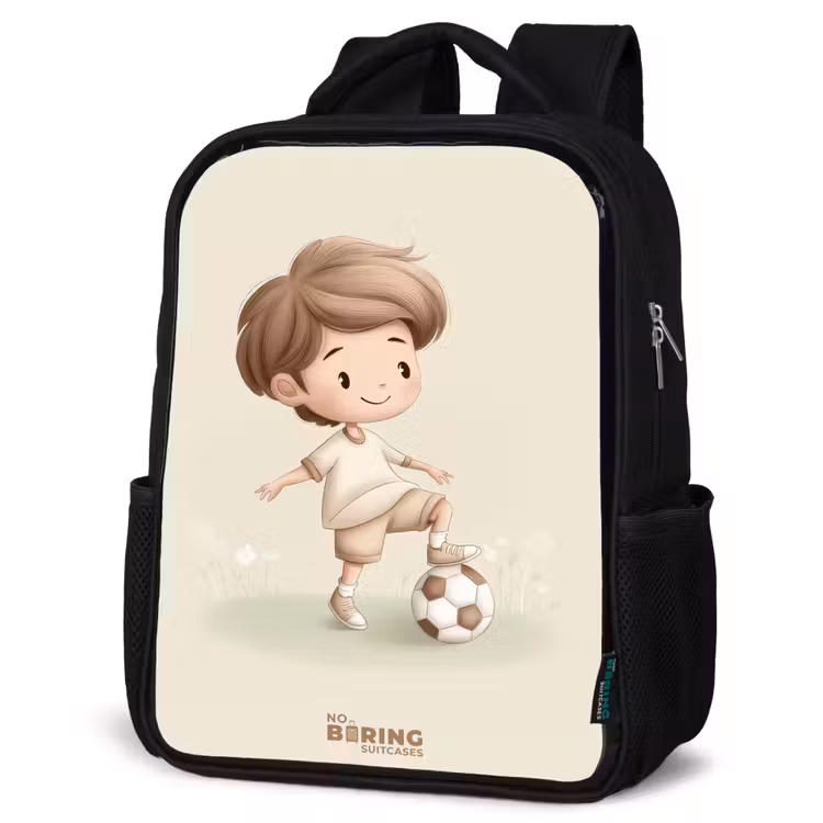 Kinderrucksack - Schwarz - Junge mit Fußball in Brauntönen — 4