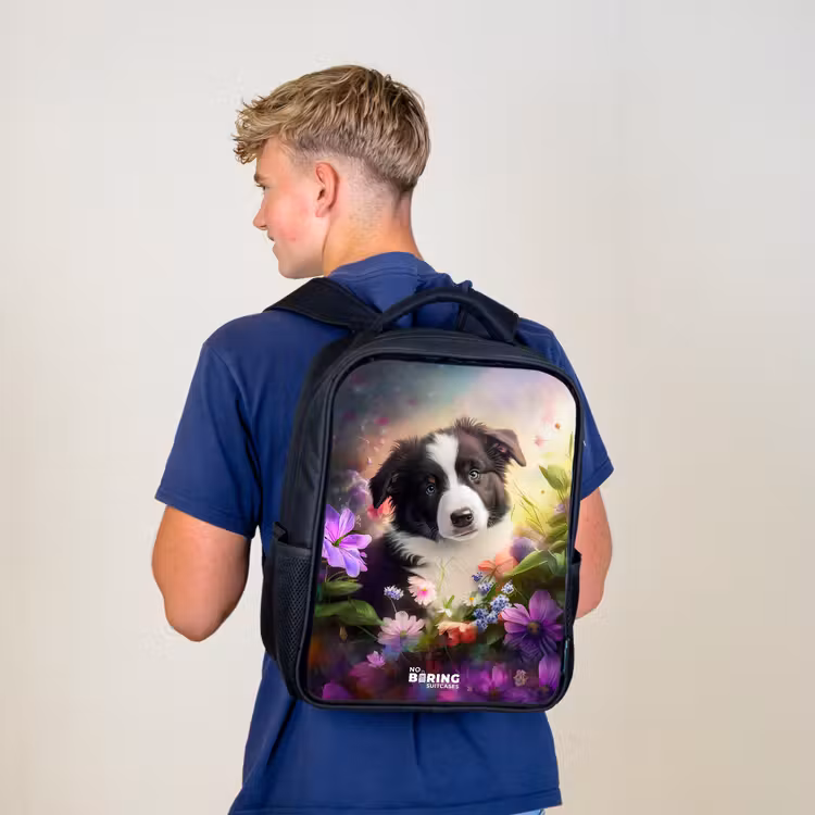 Kinderrucksack - Schwarz - Blauäugiger Hund auf einem Feld — 3