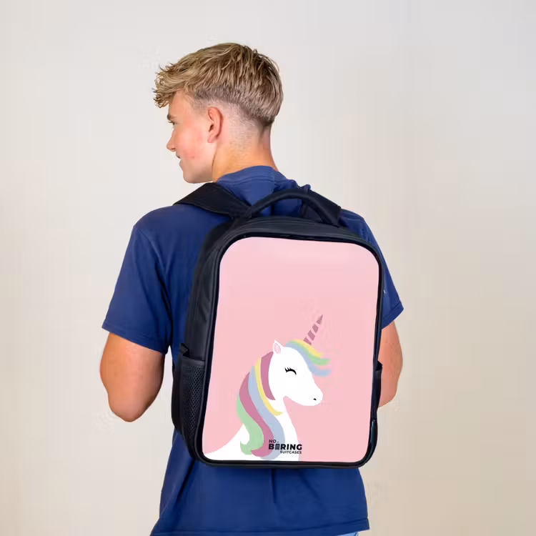 Kinderrucksack - Schwarz - Cartoon Einhorn mit Regenbogenmähne — 3