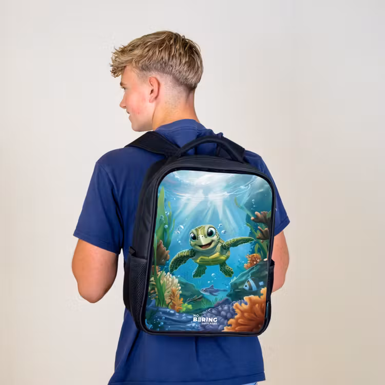 Kinderrucksack - Schwarz - Grüne Schildkröte schwimmend — 3