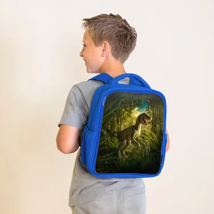Kinderrucksack - Blau - Dinosaurier - Pflanzen - Grün - Illustration - Kinder - Jungen — 2