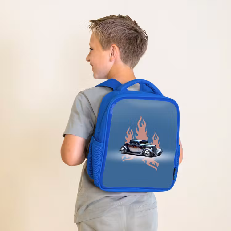 Kinderrucksack - Blau - Blaues Auto mit rosa Flammen — 2