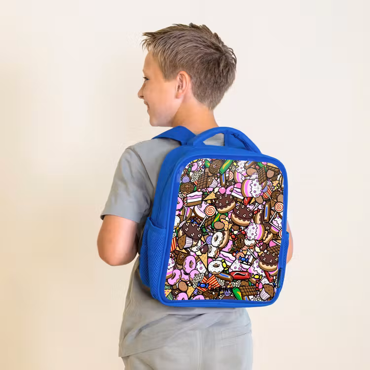 Kinderrucksack - Blau - Überlaufendes Muster mit Leckereien — 2