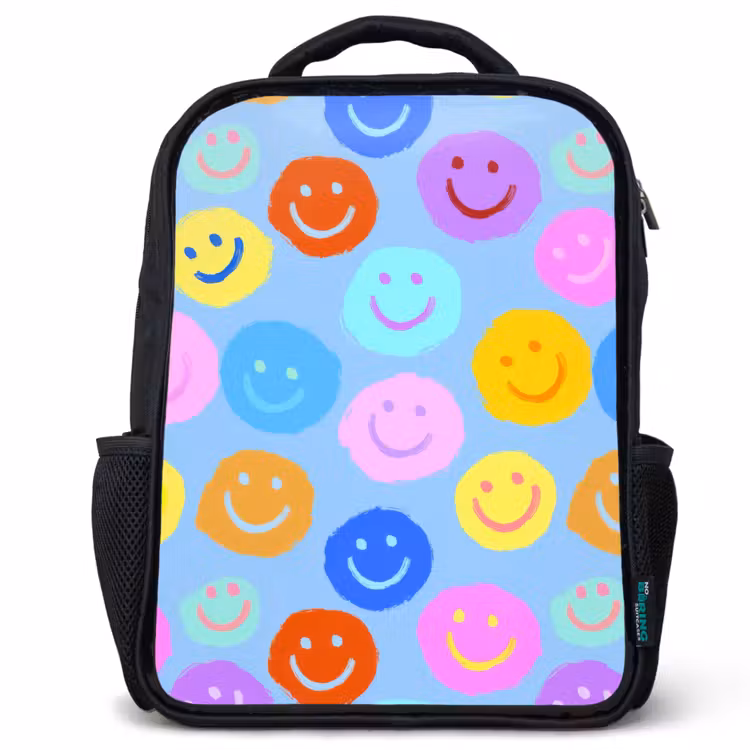 Kinderrucksack - Schwarz - Gemalte Smileycollage auf Hellblau — 1