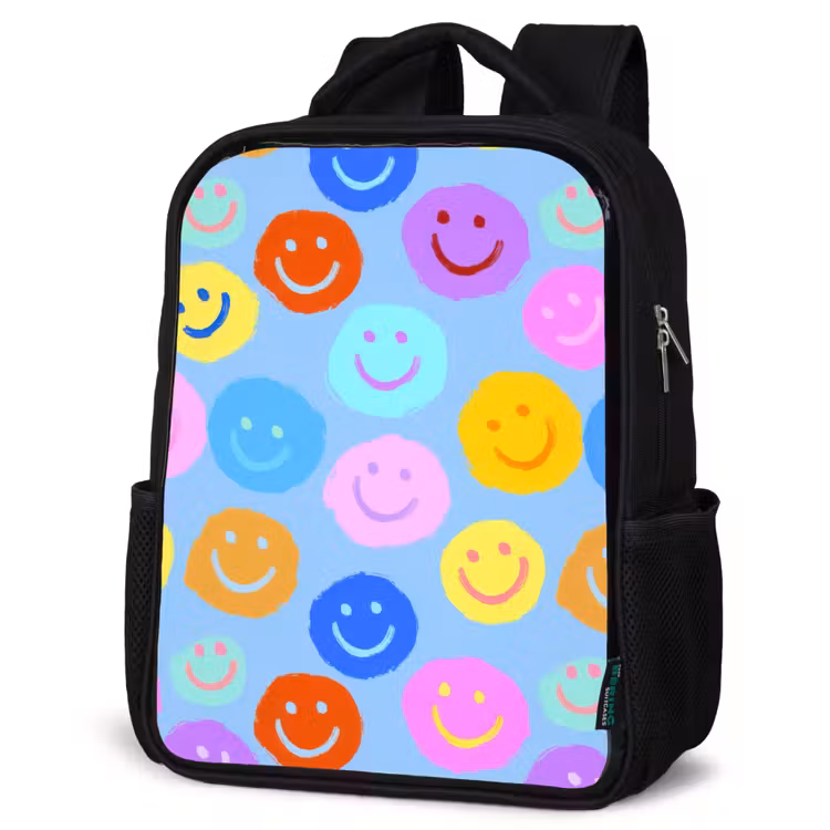 Kinderrucksack - Schwarz - Gemalte Smileycollage auf Hellblau — 4