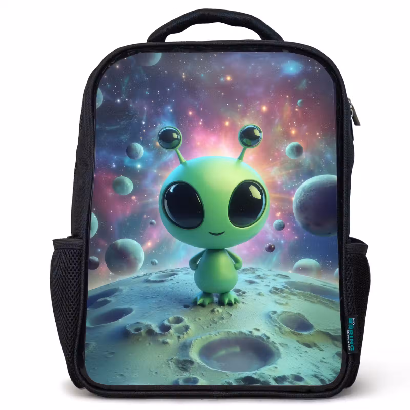 Kinderrucksack - Schwarz - Grüne Alienfigur auf Mondlandschaft mit kosmischem Hintergrund — 1