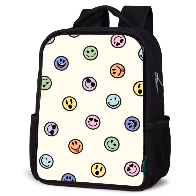 Kinderrucksack - Schwarz - Fröhliche Gesichter auf pastellfarbenem Schnee — 4