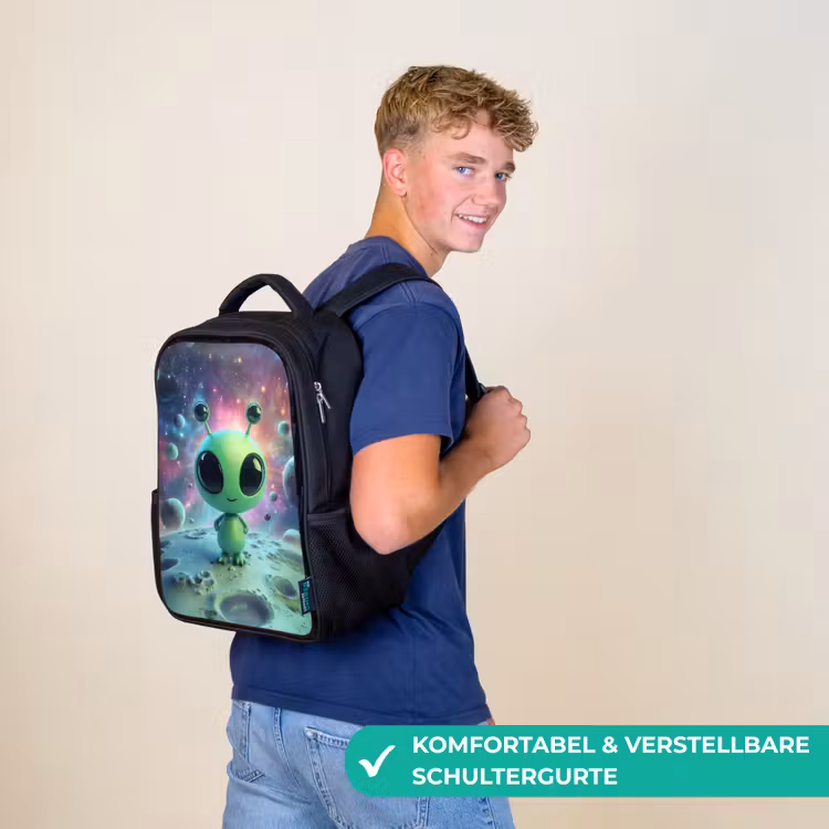 Kinderrucksack - Schwarz - Grüne Alienfigur auf Mondlandschaft mit kosmischem Hintergrund — 9