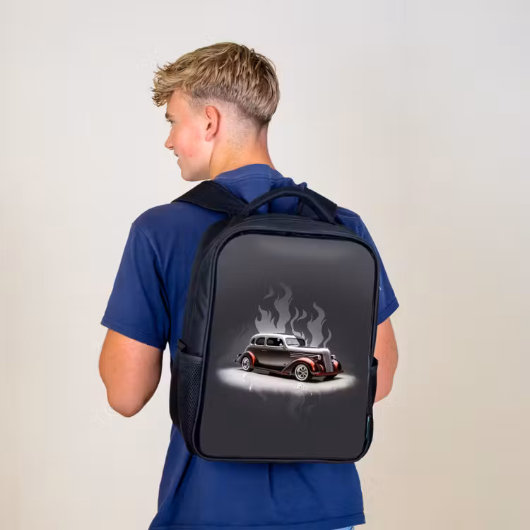 Kinderrucksack - Schwarz - Graues Auto mit grauen Flammen — 3