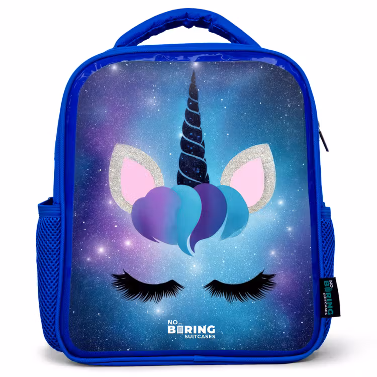 Kinderrucksack - Blau - Einhorn auf einem Sternenhimmel Hintergrund — 1