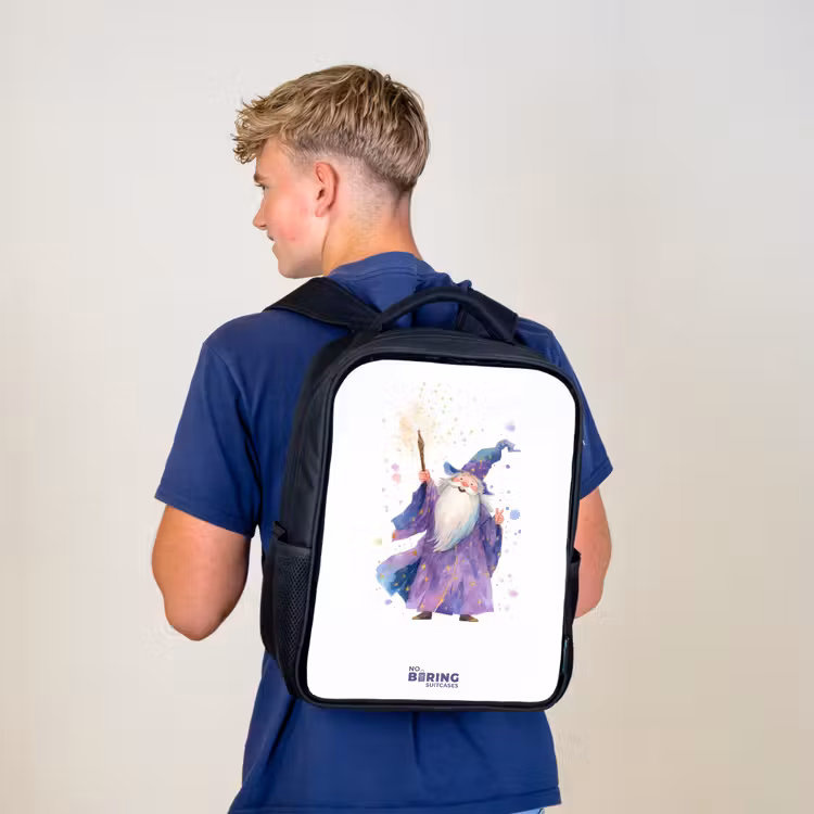 Kinderrucksack - Schwarz - Alter Magier mit Stab — 3